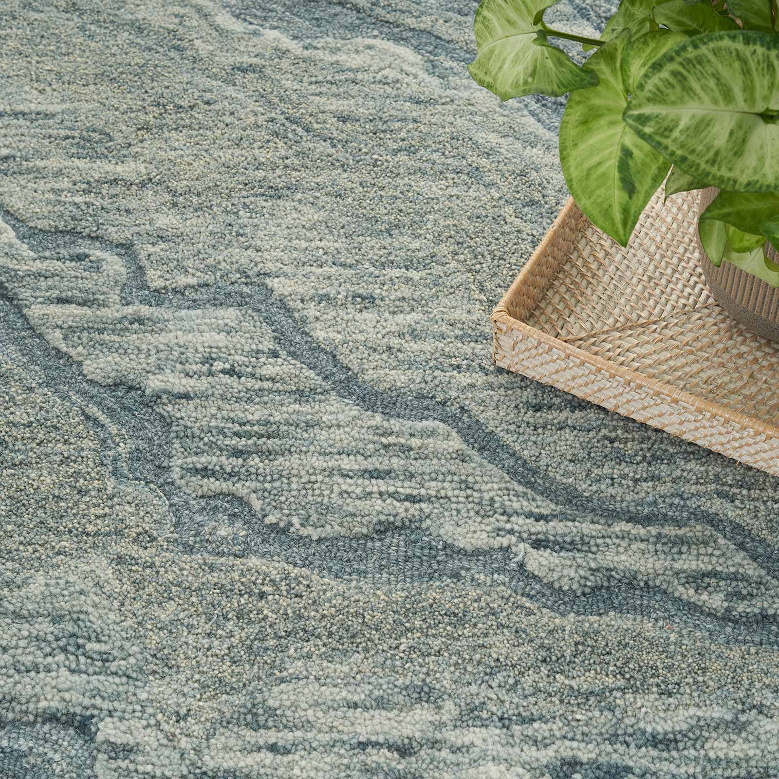Nourison rug Graceful GRU01 BLUE 5x7 099446939128 interior 2