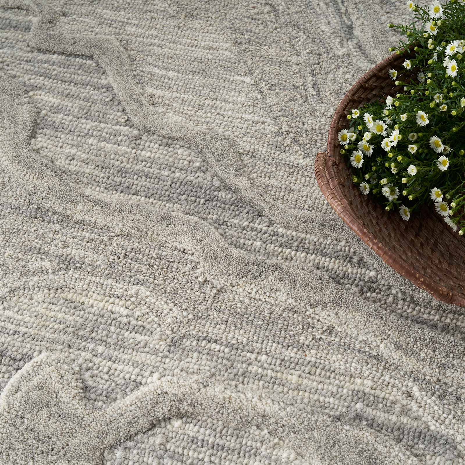 Nourison rug Graceful GRU01 GREY 5x7 099446939173 interior 2
