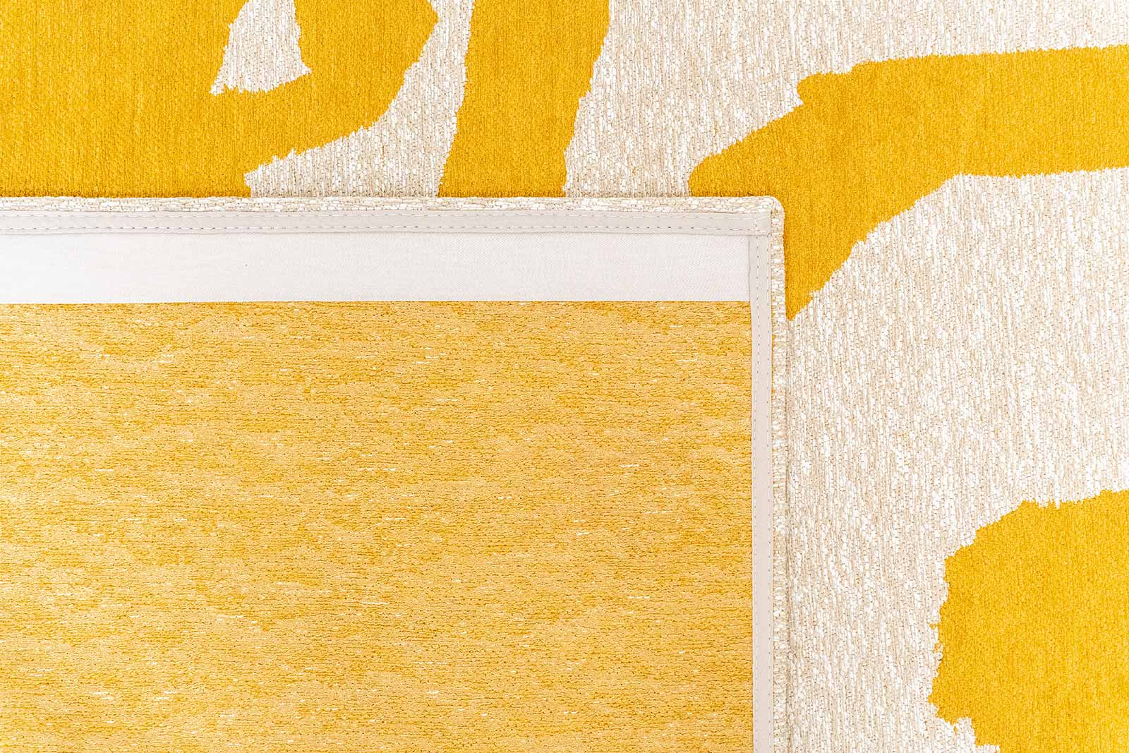 Louis De Poortere rug Craft 2084 Ribbon Pure Yellow back